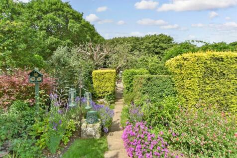 4 bedroom semi-detached house for sale