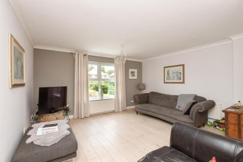 3 bedroom town house for sale