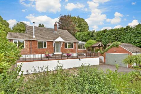South Green, Sittingbourne ME9 4 bed detached bungalow for sale