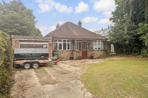 South Drive, Banstead SM7 3 bed detached bungalow for sale