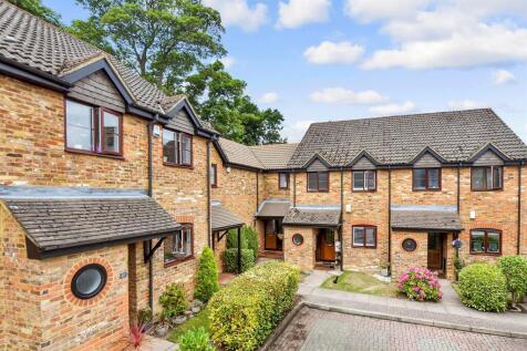 Lower Dunnymans, Banstead SM7 2 bed terraced house for sale