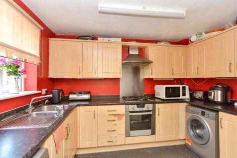 Lloyd Drive, Sittingbourne ME10 4 bed townhouse for sale
