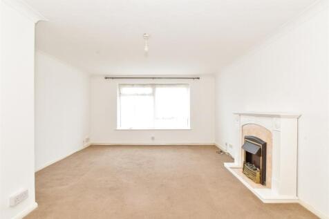 2 bedroom ground floor flat for sale