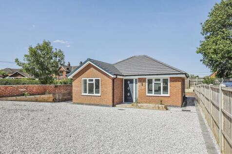2 bedroom detached bungalow for sale