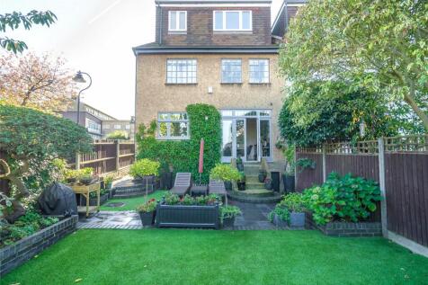 5 bedroom semi-detached house for sale