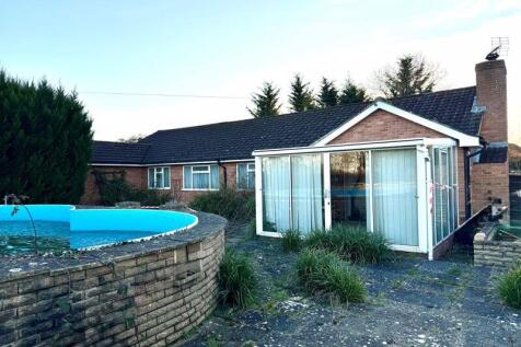 5 bedroom detached bungalow for sale
