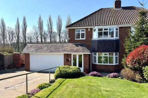 3 bedroom semi-detached house for sale