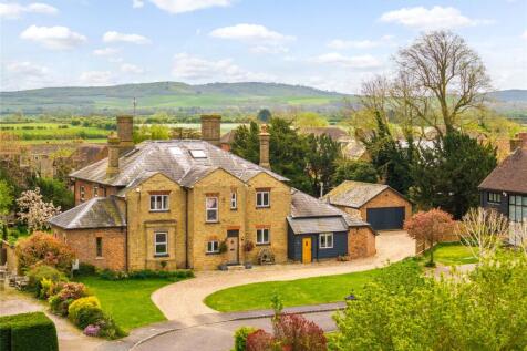 Bury Farm Close, Slapton... 6 bed detached house for sale
