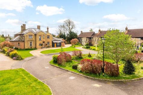Bury Farm Close, Slapton... 6 bed detached house for sale