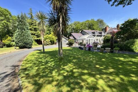 Windhover, 3 Cartref Cottage, Llanfaes 4 bed detached house for sale