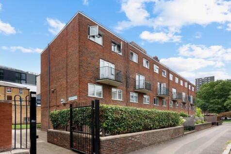 2 bedroom maisonette for sale