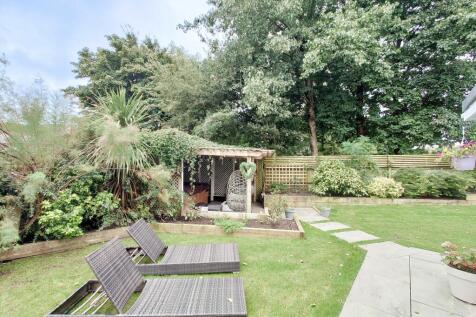 Ashmore Close, Peacehaven 6 bed link detached house for sale