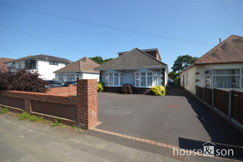 5 bedroom chalet for sale