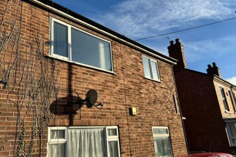 2 bedroom maisonette for sale