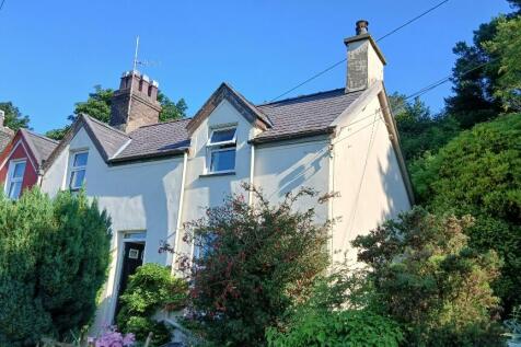 Fachwen LL55 3 bed end of terrace house for sale