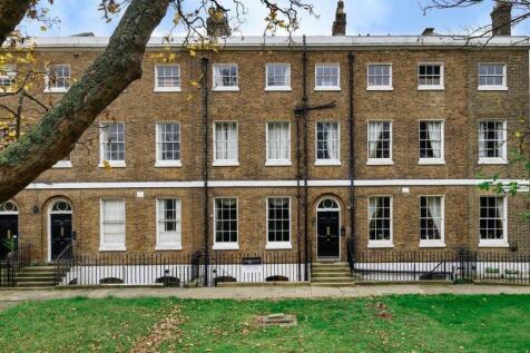 Naval Terrace, Sheerness ME12 6 bed terraced house for sale
