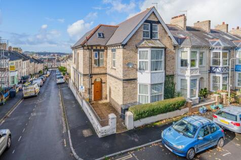 7 bedroom end of terrace house for sale