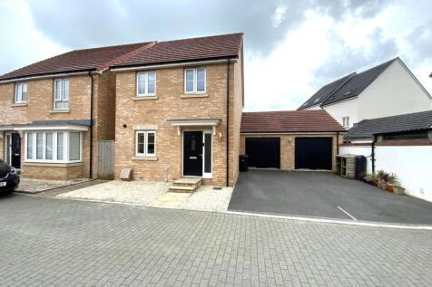 Old Tram Drive, Roundswell 3 bed detached house for sale