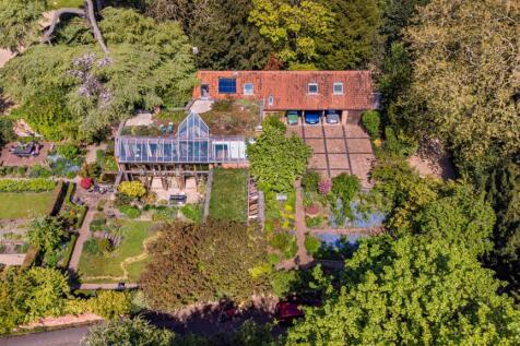 6 bedroom house for sale