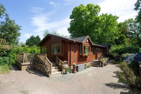 2 bedroom lodge for sale
