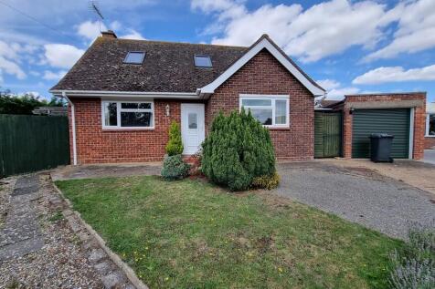 Earls Close, Halesworth 3 bed detached bungalow for sale