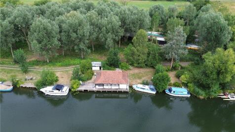 1 bedroom bungalow for sale