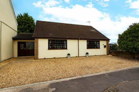 5 bedroom detached bungalow for sale