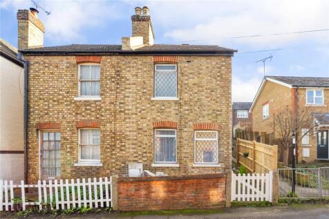 2 bedroom semi-detached house for sale