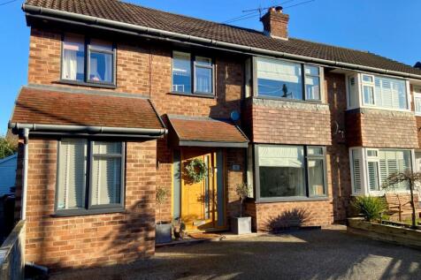 4 bedroom semi-detached house for sale