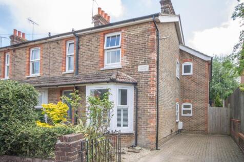 4 bedroom end of terrace house for sale