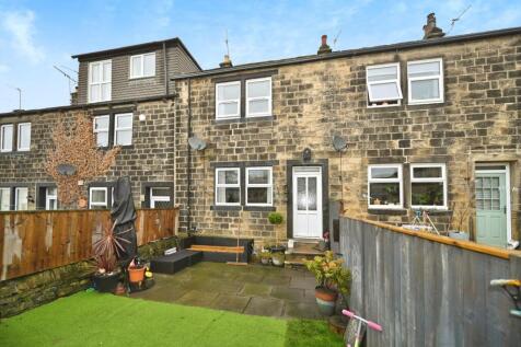 North Street, Rawdon, Leeds 2 bed character property for sale