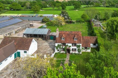 Detached house for sale