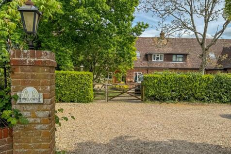 Littleworth Lane, Partridge Green 4 bed semi