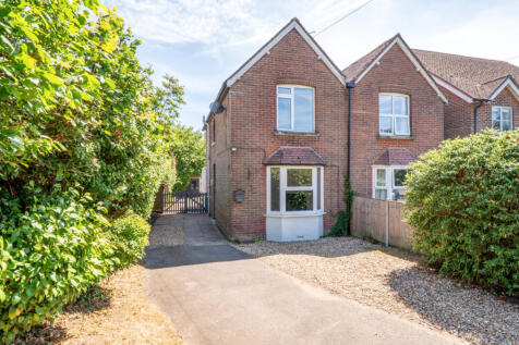 4 Station Villas, Station Approach 3 bed semi