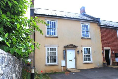 2 bedroom ground floor flat for sale
