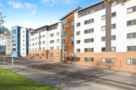 5 bedroom flat for sale