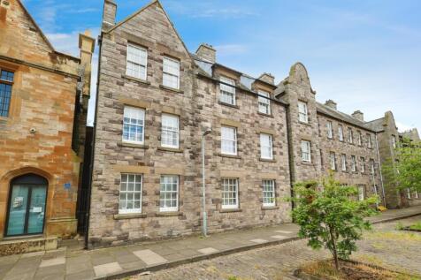 4 bedroom flat for sale