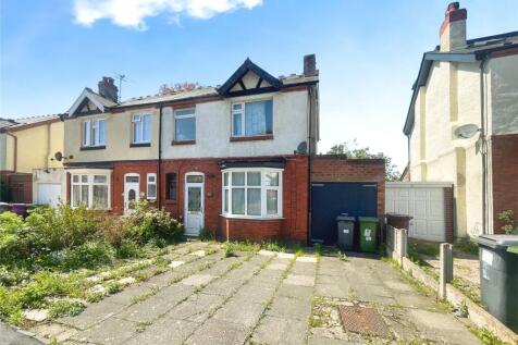 Cedar Grove, West Midlands WV3 3 bed semi