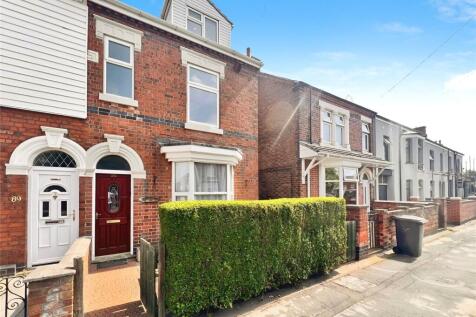 4 bedroom semi-detached house for sale