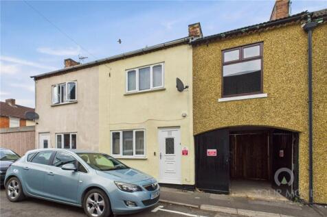 Burghley Close, Kettering NN14 2 bed terraced house for sale