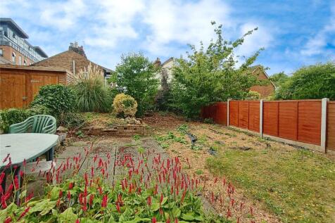 St Andrew's Road, Surbiton KT6 1 bed flat for sale