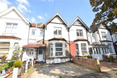 Maswell Park Crescent, Hounslow TW3 1 bed flat for sale