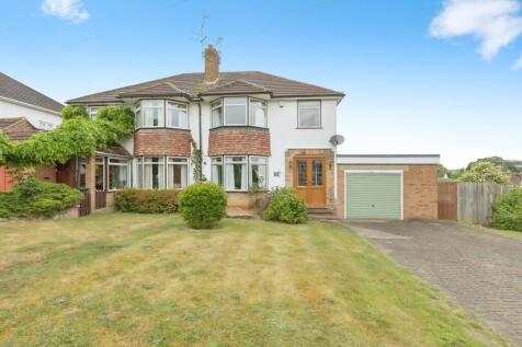 3 bedroom semi-detached house for sale