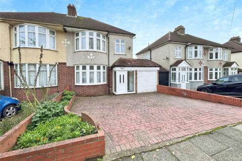 Latham Road, Bexleyheath DA6 3 bed semi