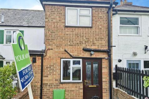 The Avenue, Dover CT15 2 bed terraced house for sale