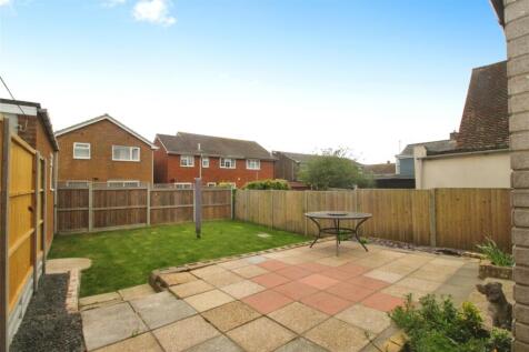 St. Richards Road, Kent CT14 3 bed detached house for sale