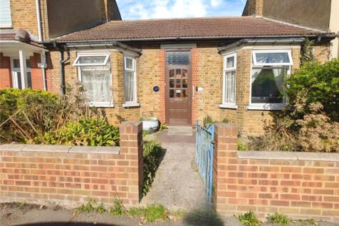 Coronation Road, Kent ME12 2 bed bungalow for sale