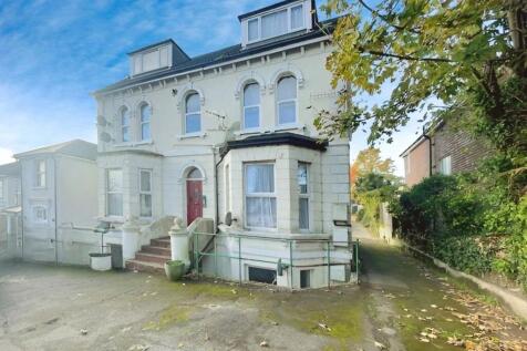 Battle Road, East Sussex TN37 3 bed flat for sale