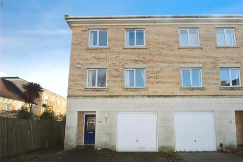 5 bedroom end of terrace house for sale
