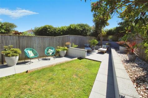 Chenoweth Close, Cornwall TR14 4 bed semi